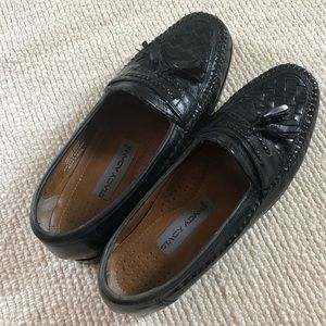 Leather woven loafers with tassel